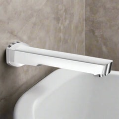 Bath Tub Spout With Flange